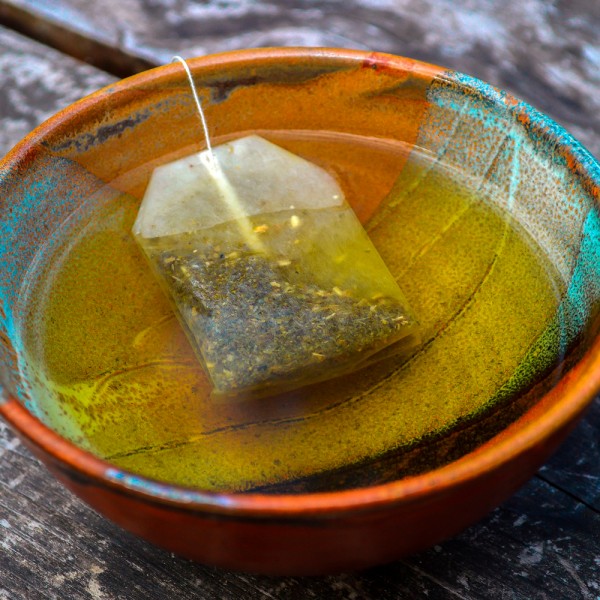 Por qué usar bolsitas de té para las bolsas de los ojos y ojeras