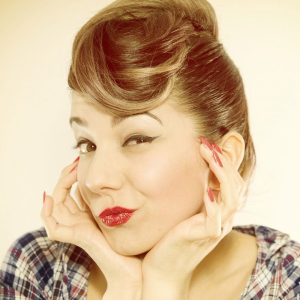 Cómo cubrir canas sin teñir todo el pelo