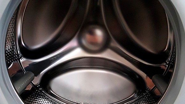 Cómo limpiar la lavadora por dentro para acabar con el moho y otras impurezas