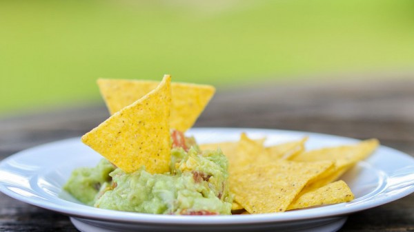 Cómo hacer guacamole casero de forma fácil. Recetas de aperitivos sencillos