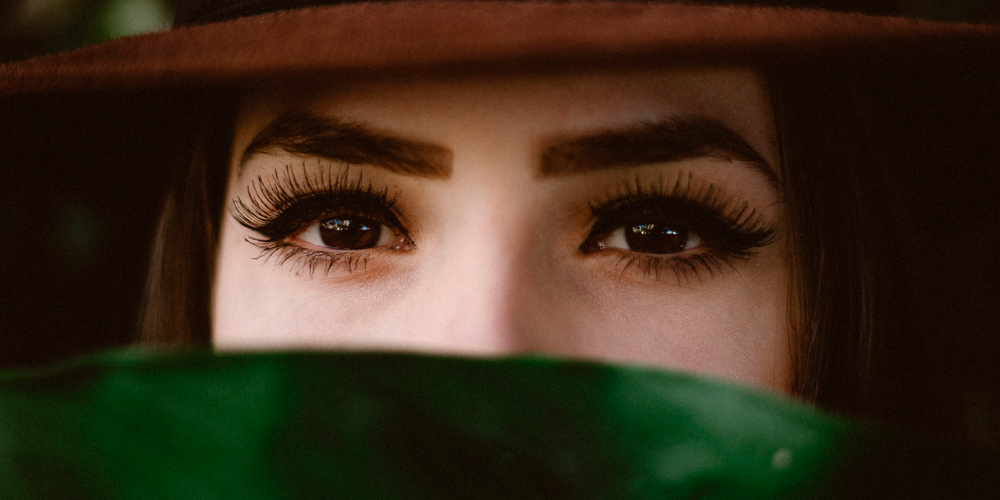 errores al maquillar cejas