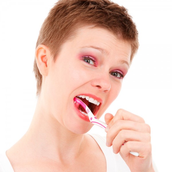Cómo cuidar tus dientes a medida que envejeces