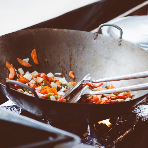 Cómo cocinar con un wok al estilo chino