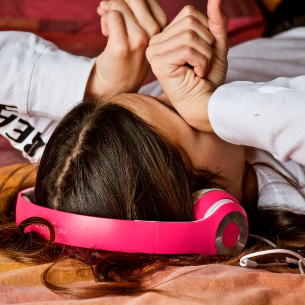 A qué hora debe acostarse un adolescente
