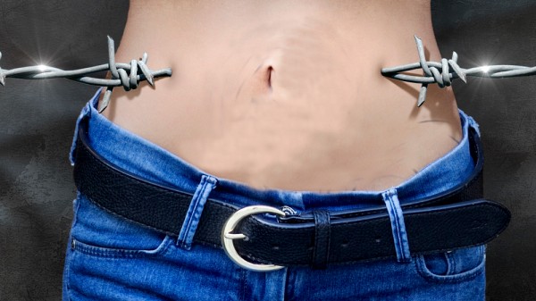 Qué causa el dolor de ovarios después de la menstruación