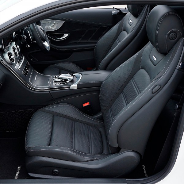 Cómo limpiar los asientos del coche con unos sencillos trucos caseros