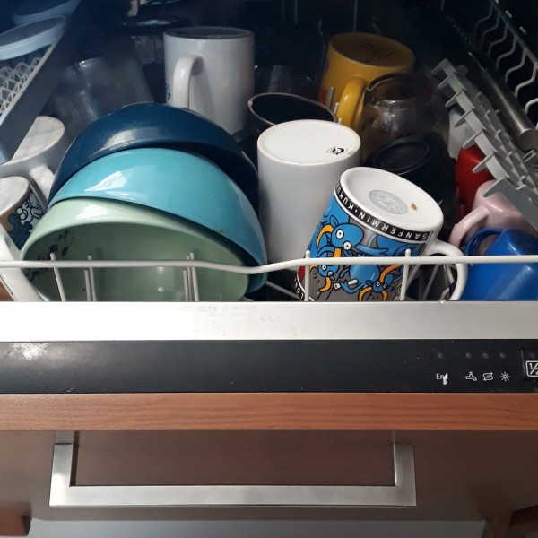 Por qué mi lavavajillas no lava bien y qué hacer para solucionarlo