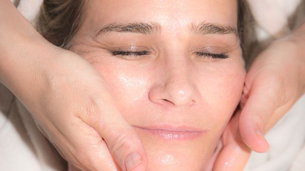 Cómo hacer gimnasia facial.  6 ejercicios para rejuvenecer el rostro