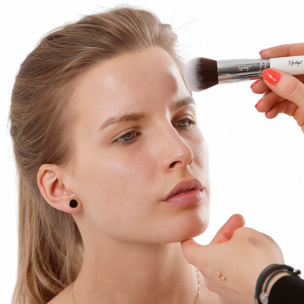 Cómo ocultar las espinillas de forma fácil