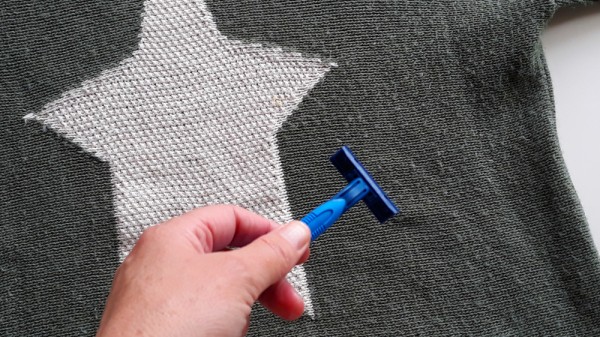 Cómo quitar las bolitas de la ropa. Trucos caseros muy útiles