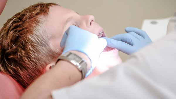 Por qué se inflama el paladar y cómo acabar con la hinchazón en la boca