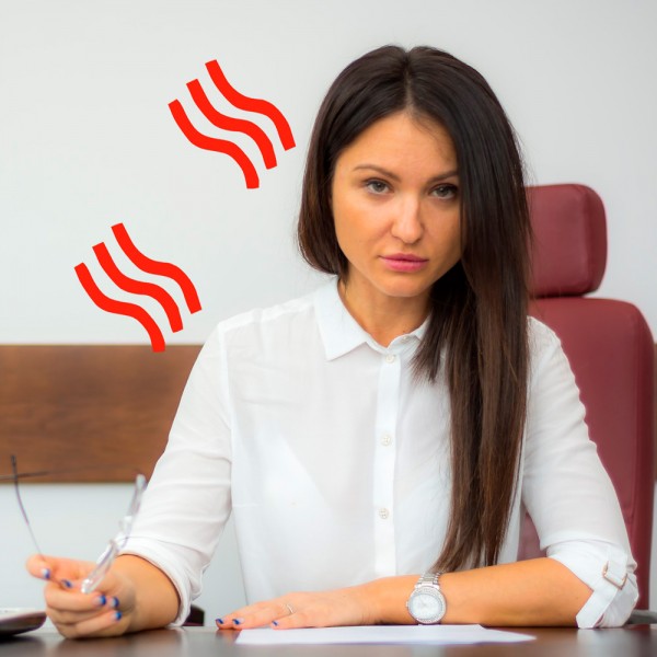 Cómo manejar los sofocos de la menopausia en el trabajo
