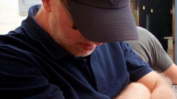 Por qué las personas mayores duermen menos