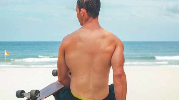 Por qué me salen granos en la espalda y cómo eliminarlos