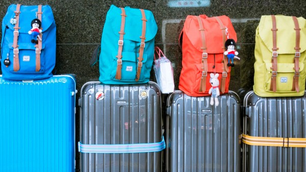 Cómo evitar pagar la tarifa de facturación de equipaje cuando viajas en avión