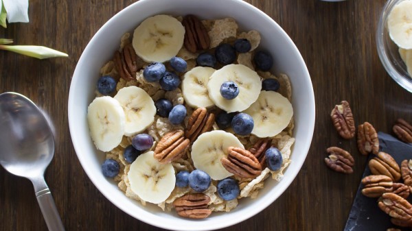 Qué alimentos mejoran la memoria y frenan su deterioro