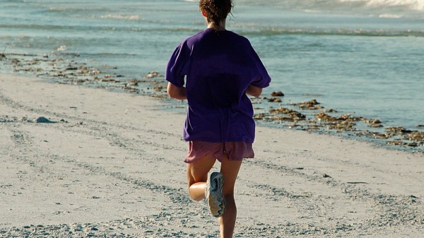 Correr por la playa, ¿que ventajas e inconvenientes tiene?