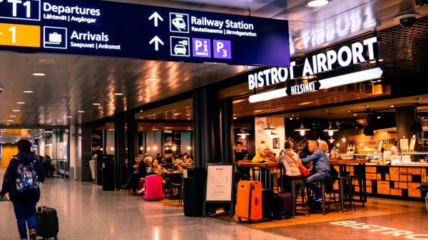 Cómo ahorrar dinero en el aeropuerto cuando viajas