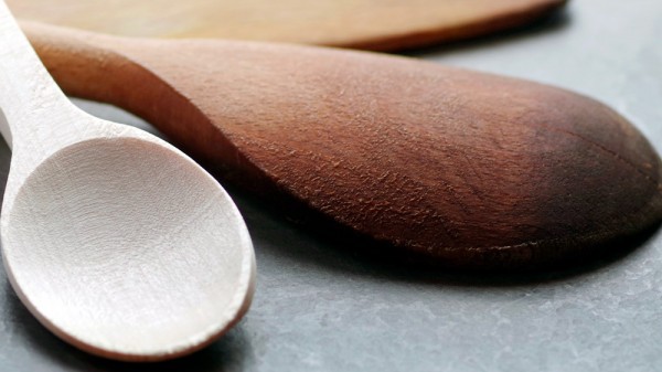 Cómo blanquear los utensilios de madera de tu cocina