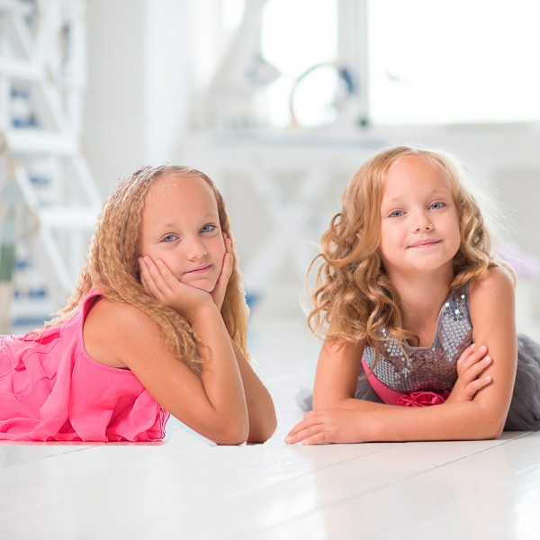 Cómo decorar habitaciones compartidas ahorrando espacio