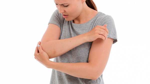 Por qué duele tanto un golpe en el codo o hueso de la risa