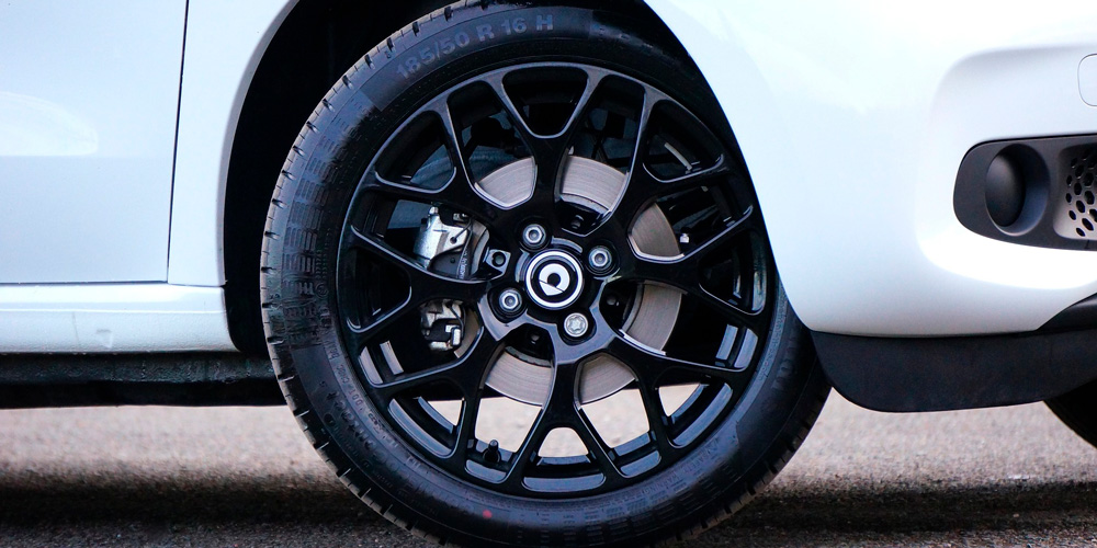 rueda de repuesto del coche