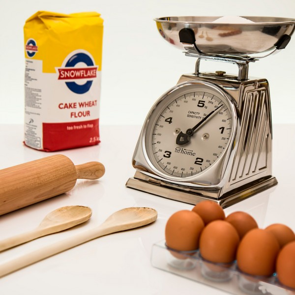 Cuáles son las equivalencias de las medidas en cocina: ¿gramos, cucharadas, tazas?