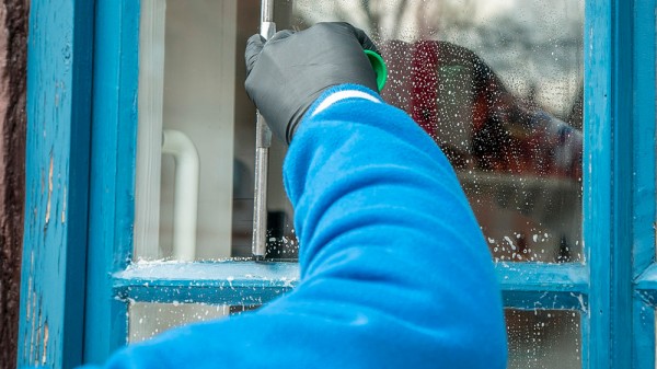 Cómo limpiar cristales y espejos sin dejar marcas