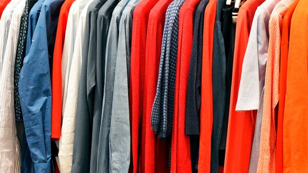 Qué hacer con la ropa usada para no tirarla y ahorrar dinero
