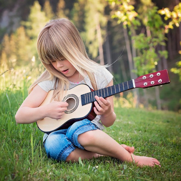 Cuáles son los beneficios de las clases de guitarra para niños
