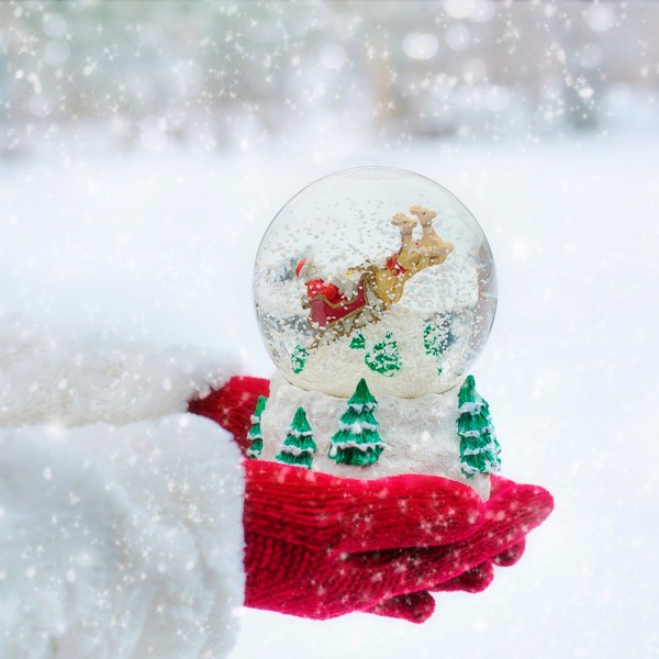Cómo hacer una bola de nieve casera para decorar en Navidad