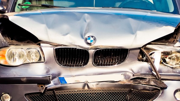 Ante un accidente de coche: cómo actuar y qué no hacer