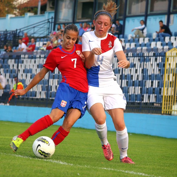 Cuáles es  la lesión deportiva más frecuente en mujeres