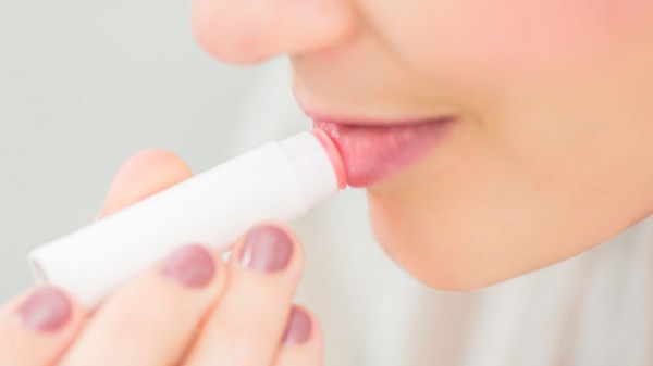 Remedios caseros para los labios agrietados, ¿cómo curar los labios partidos de forma natural?