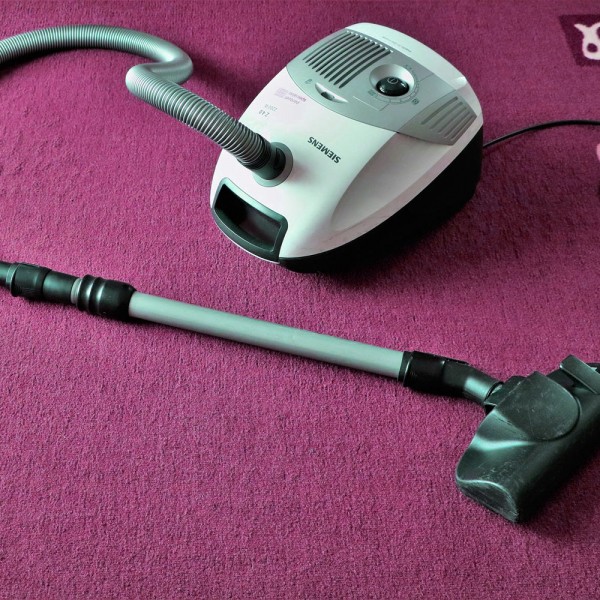 Para qué usar la aspiradora además de limpiar el suelo (8 ingeniosos usos)