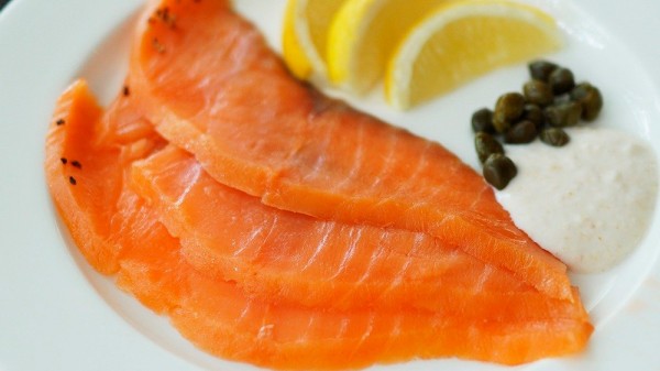 Cómo hacer salmón marinado y salmón ahumado casero (receta fácil)