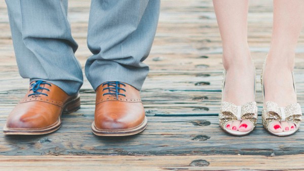 ¿Zapatos resbaladizos? 8 trucos para que tu calzado no te haga caer