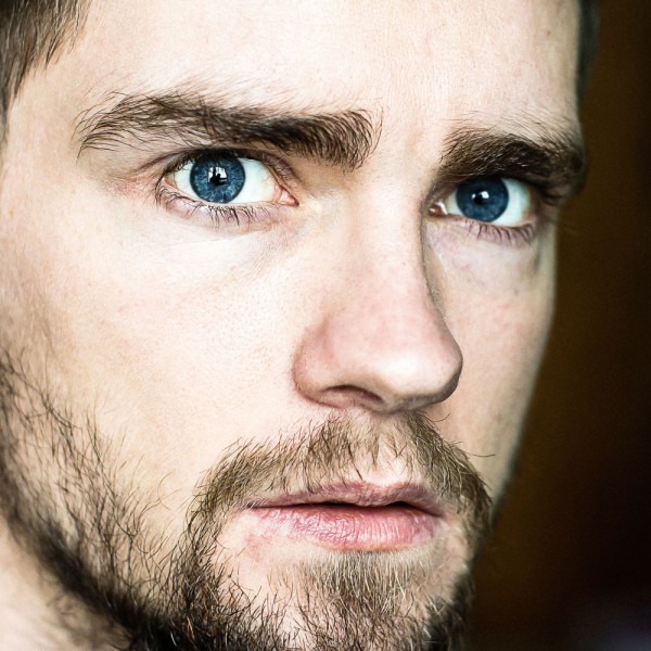 Qué hacer si tienes una barba irregular. Consejos para rellenar calvas en la barba