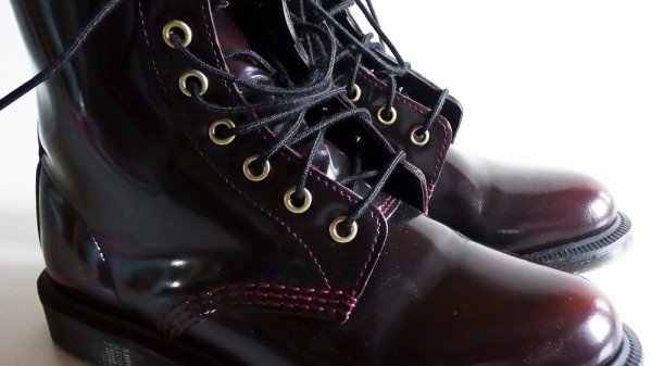 Cómo limpiar zapatos de charol y devolverles el brillo