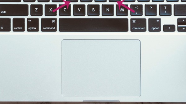 Para qué sirven las rayitas bajo las letras F y J de tu teclado