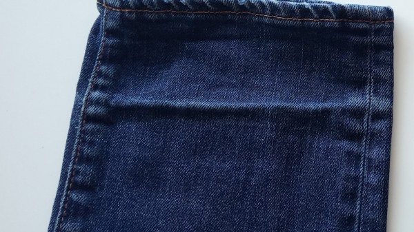 Cómo quitar las marcas de los dobladillos de la ropa