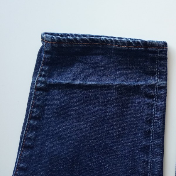 Cómo quitar las marcas de los dobladillos de la ropa