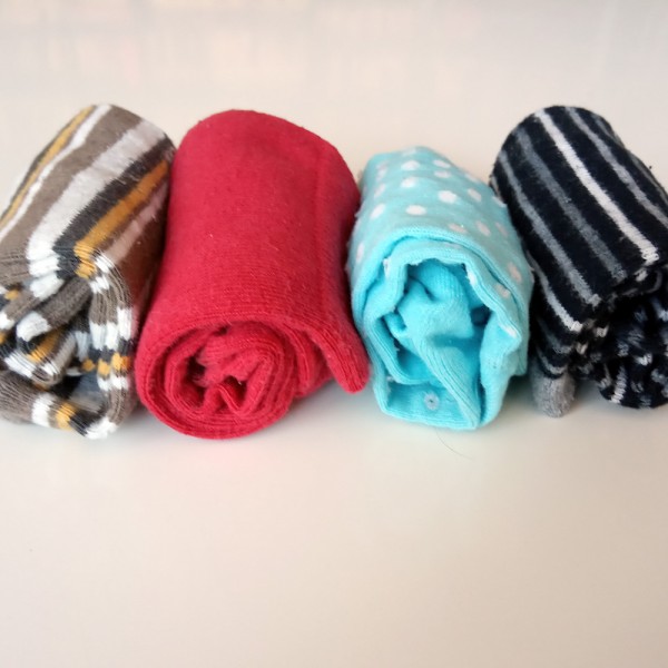 Cómo doblar calcetines: 6 útiles y sencillos métodos