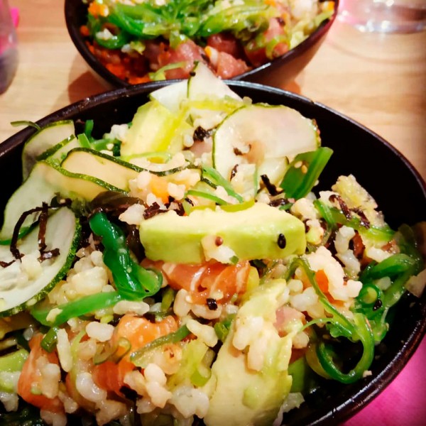 Cómo hacer un delicioso poke hawaiano de salmón