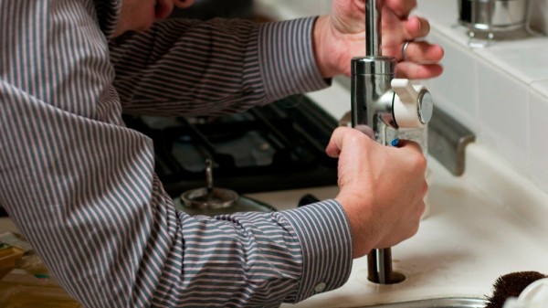 Cómo actuar ante una emergencia de fontanería