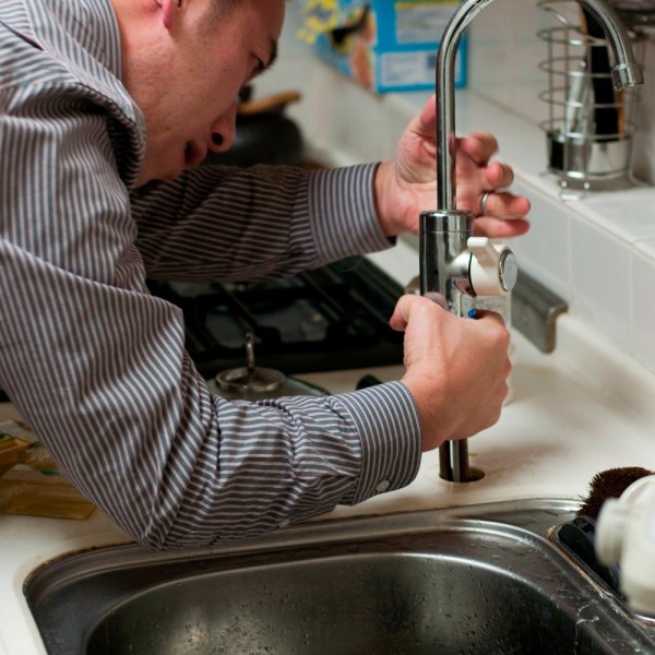 Cómo actuar ante una emergencia de fontanería