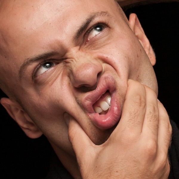 Morderse las mejillas por dentro: qué lo causa, cómo parar y qué consecuencias tiene