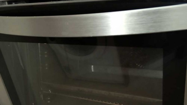 Cómo limpiar el doble cristal del horno sin desarmarlo (truco sencillo)