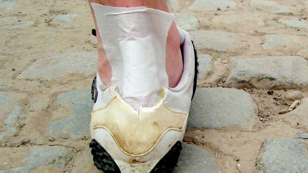 Cómo prevenir ampollas y rozaduras en los pies (7 estrategias)