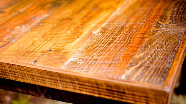 Cómo eliminar arañazos en muebles de madera (soluciones fáciles y naturales)